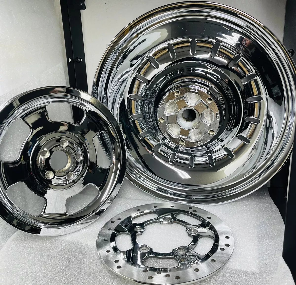 Rims for V-ROD Vrsca 2005 in Chrome 18 rear 19 front - Image 9