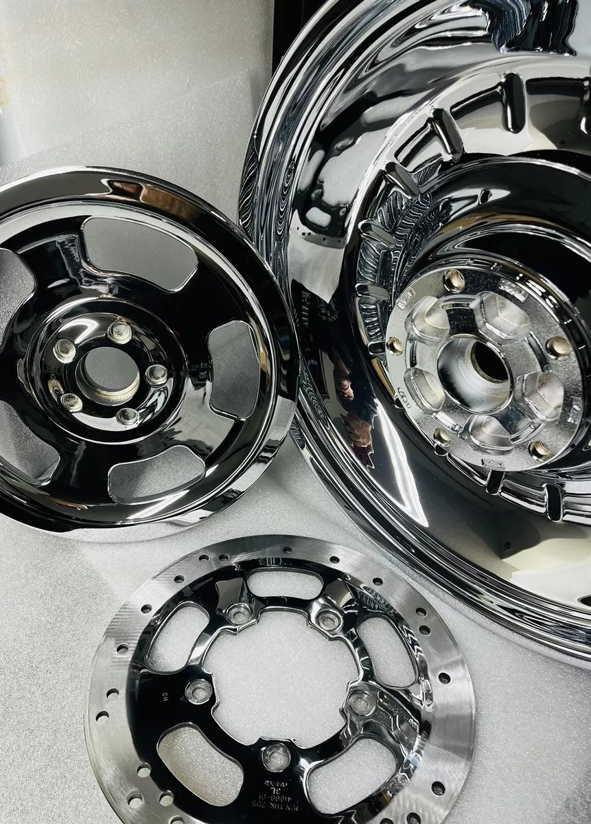 Rims for V-ROD Vrsca 2005 in Chrome 18 rear 19 front - Image 6